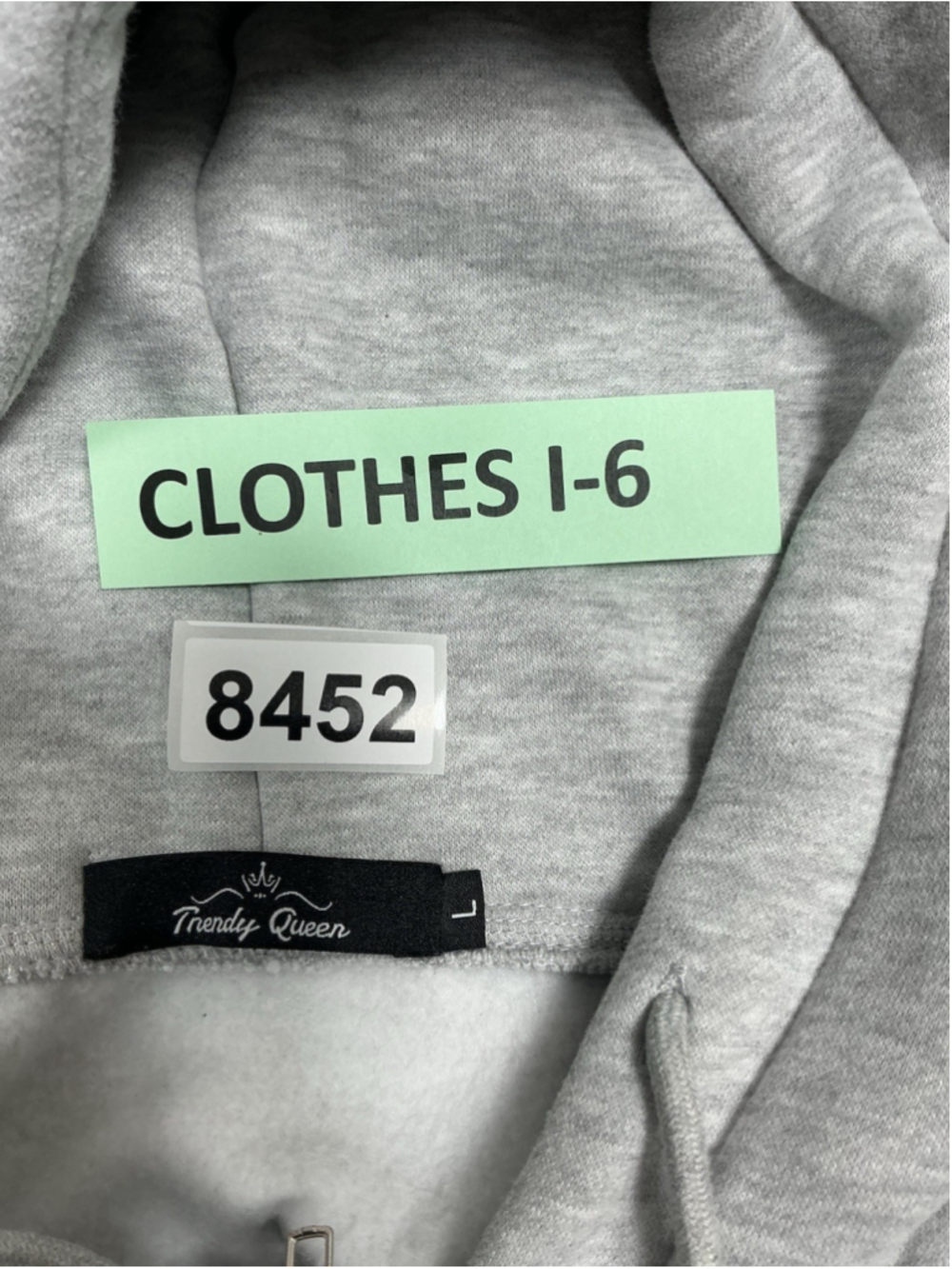 Womans Excellent Condition Trendy Queen Full Zip Hooded Sweatshirt Large Gray - Picture 3 of 6